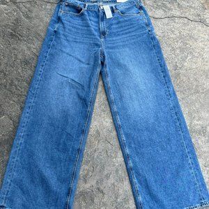 American Eagle high-waisted skater jeans